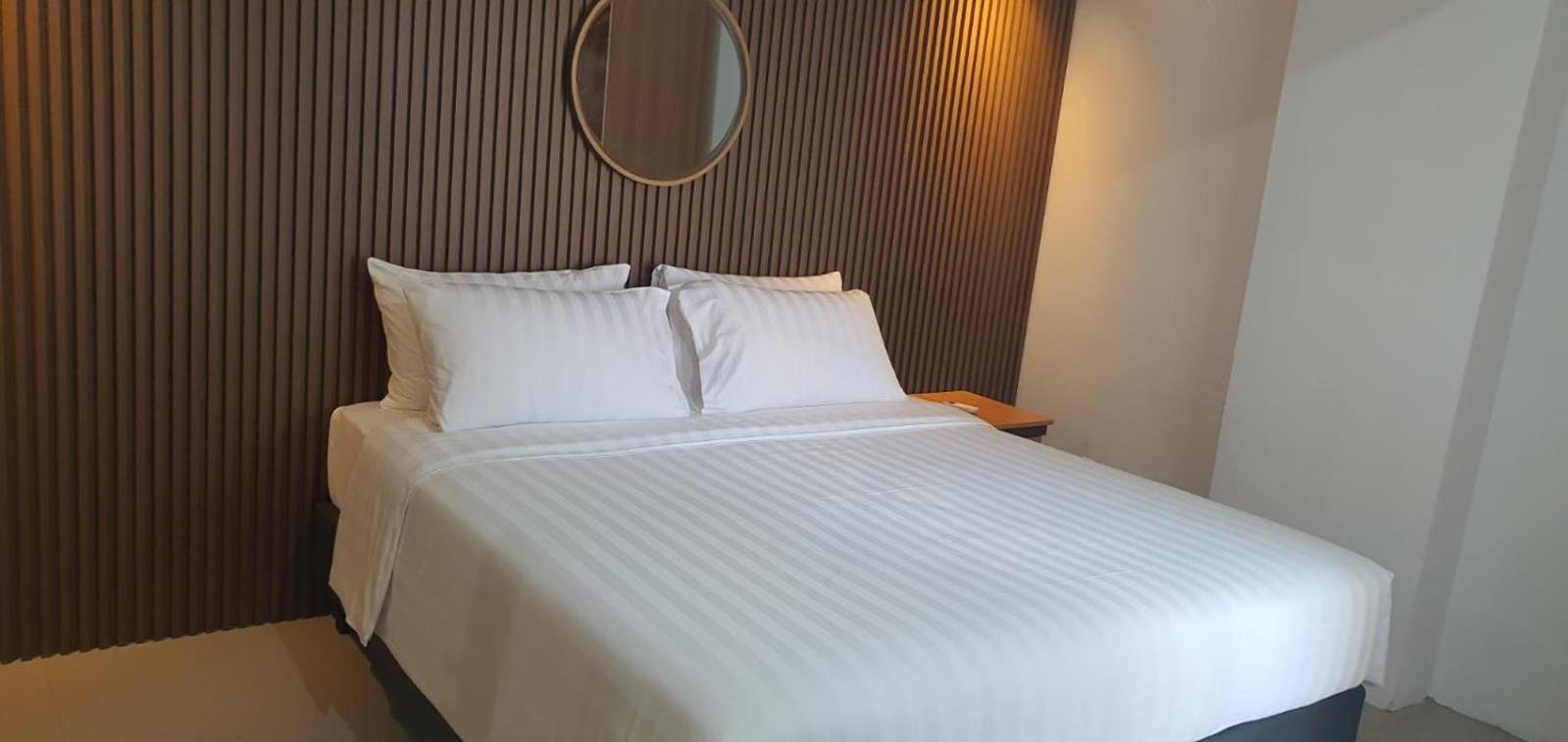 Nemuru Hotel Ciputat Pondokcabe Hilir Exterior foto